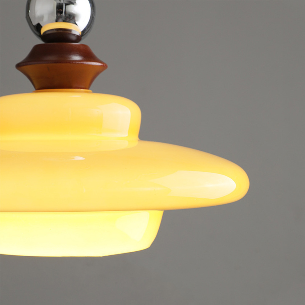 Medieval-Style Beige Glass Pendant Light – Elegant Dining Room Chandelier