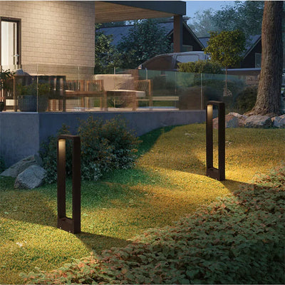 TerraLuxe Outdoor Garden Light – Sleek & Weatherproof Pathway Illumination