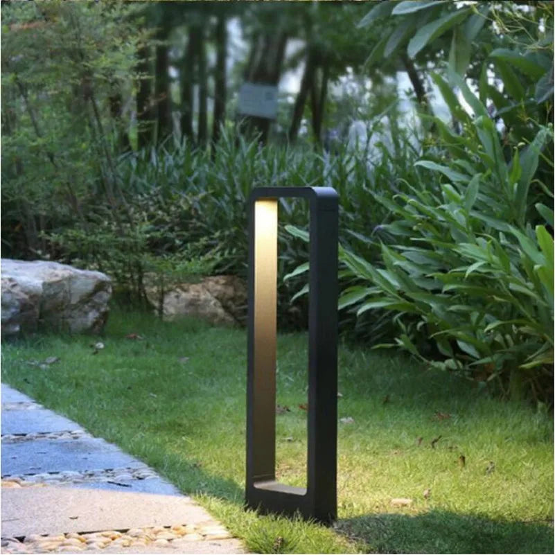 TerraLuxe Outdoor Garden Light – Sleek & Weatherproof Pathway Illumination