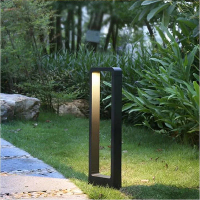 TerraLuxe Outdoor Garden Light – Sleek & Weatherproof Pathway Illumination