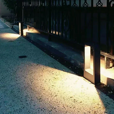TerraLuxe Outdoor Garden Light – Sleek & Weatherproof Pathway Illumination