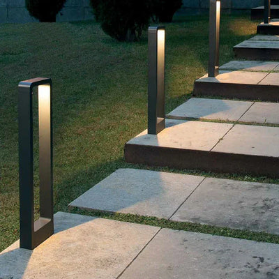 TerraLuxe Outdoor Garden Light – Sleek & Weatherproof Pathway Illumination