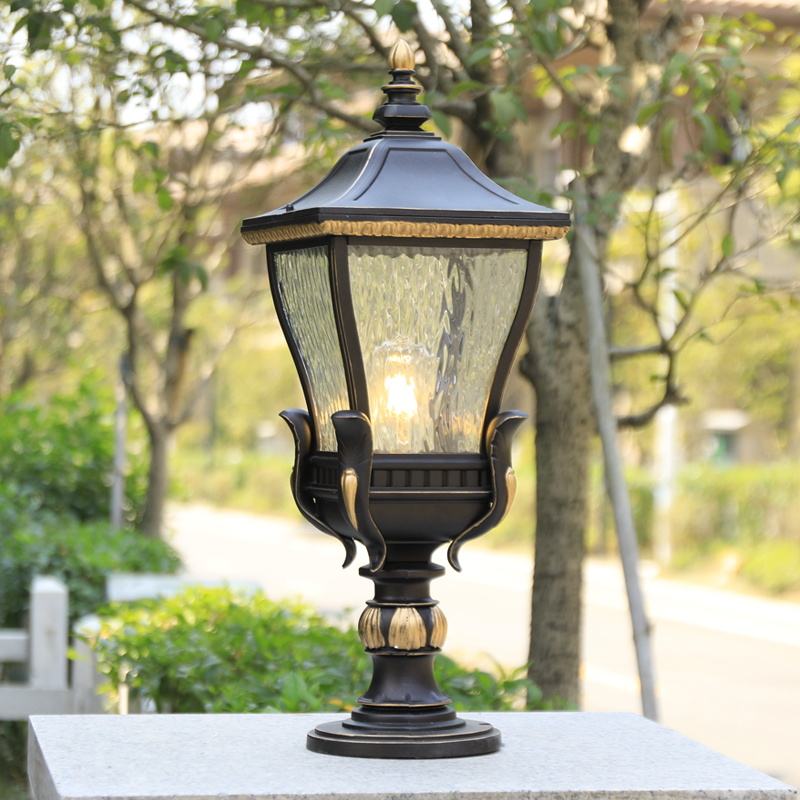 Modern Outdoor Lantern – Sleek Design Meets Timeless Functionality