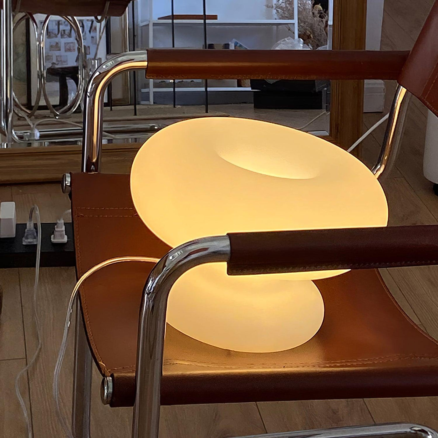 Donut Table Lamp – Playful Yet Elegant LED Accent Lighting