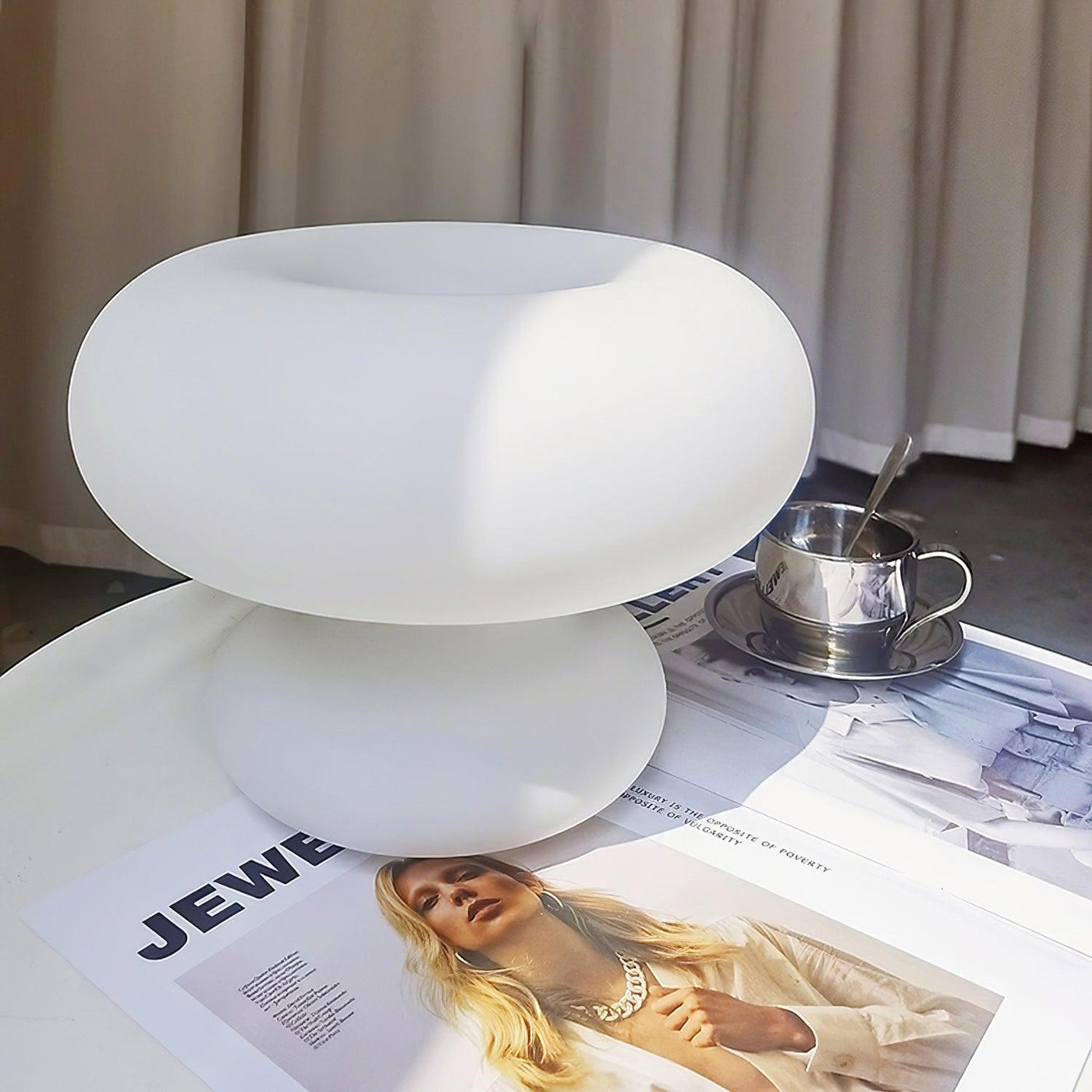 Donut Table Lamp – Playful Yet Elegant LED Accent Lighting
