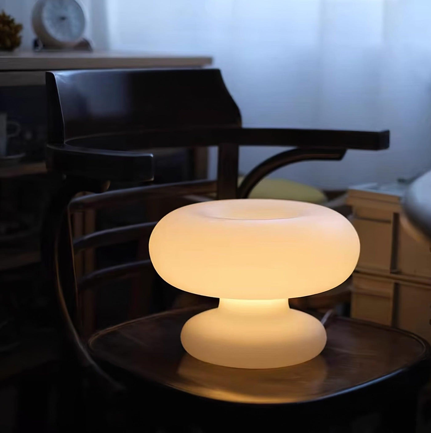 Donut Table Lamp – Playful Yet Elegant LED Accent Lighting