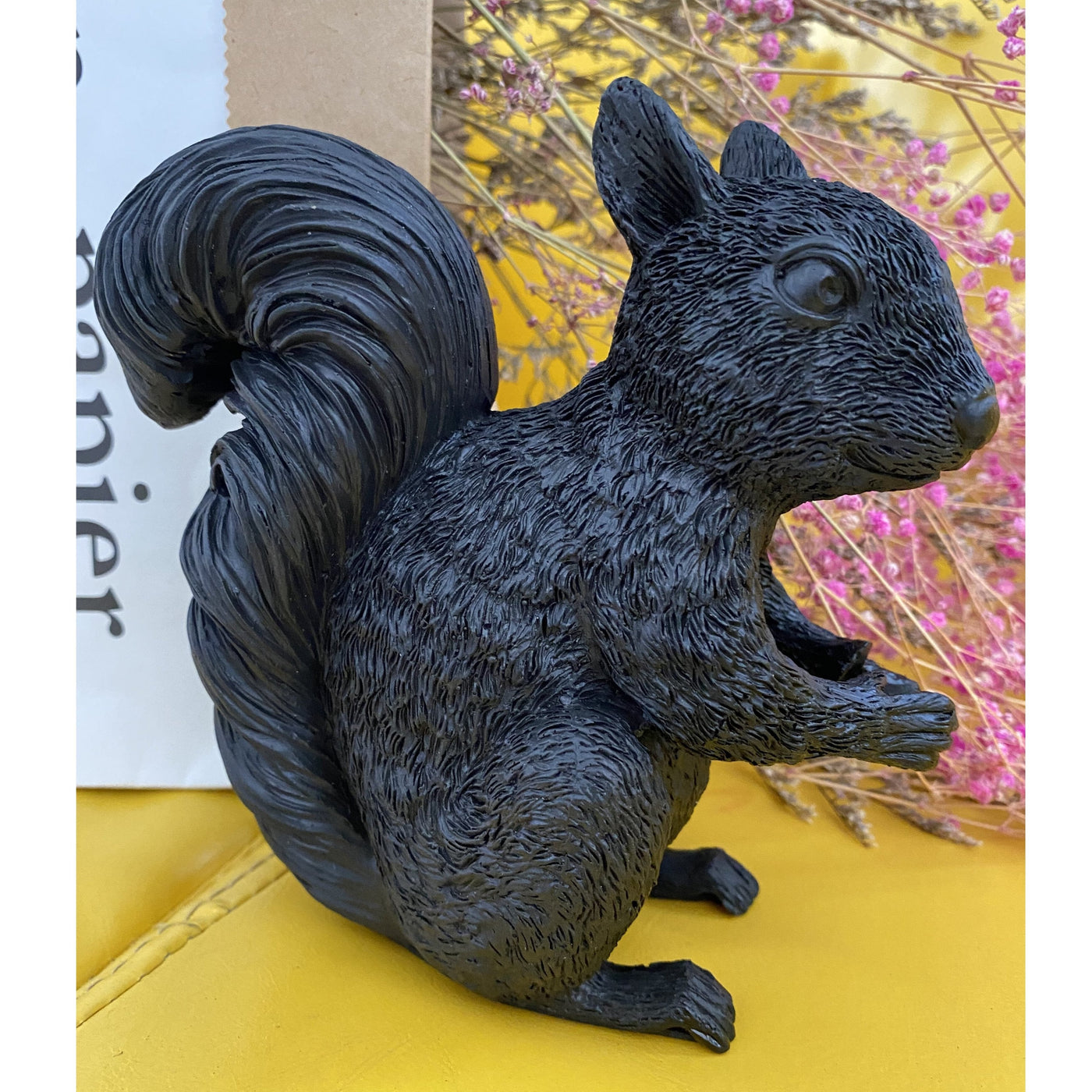 Nordic Squirrel Table Lamp – Playful & Cozy Lighting for Any Space