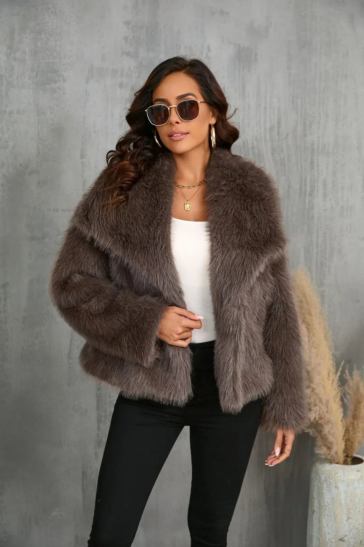 Luxury Faux Fur Coat – Chic, Warm & Timeless Elegance