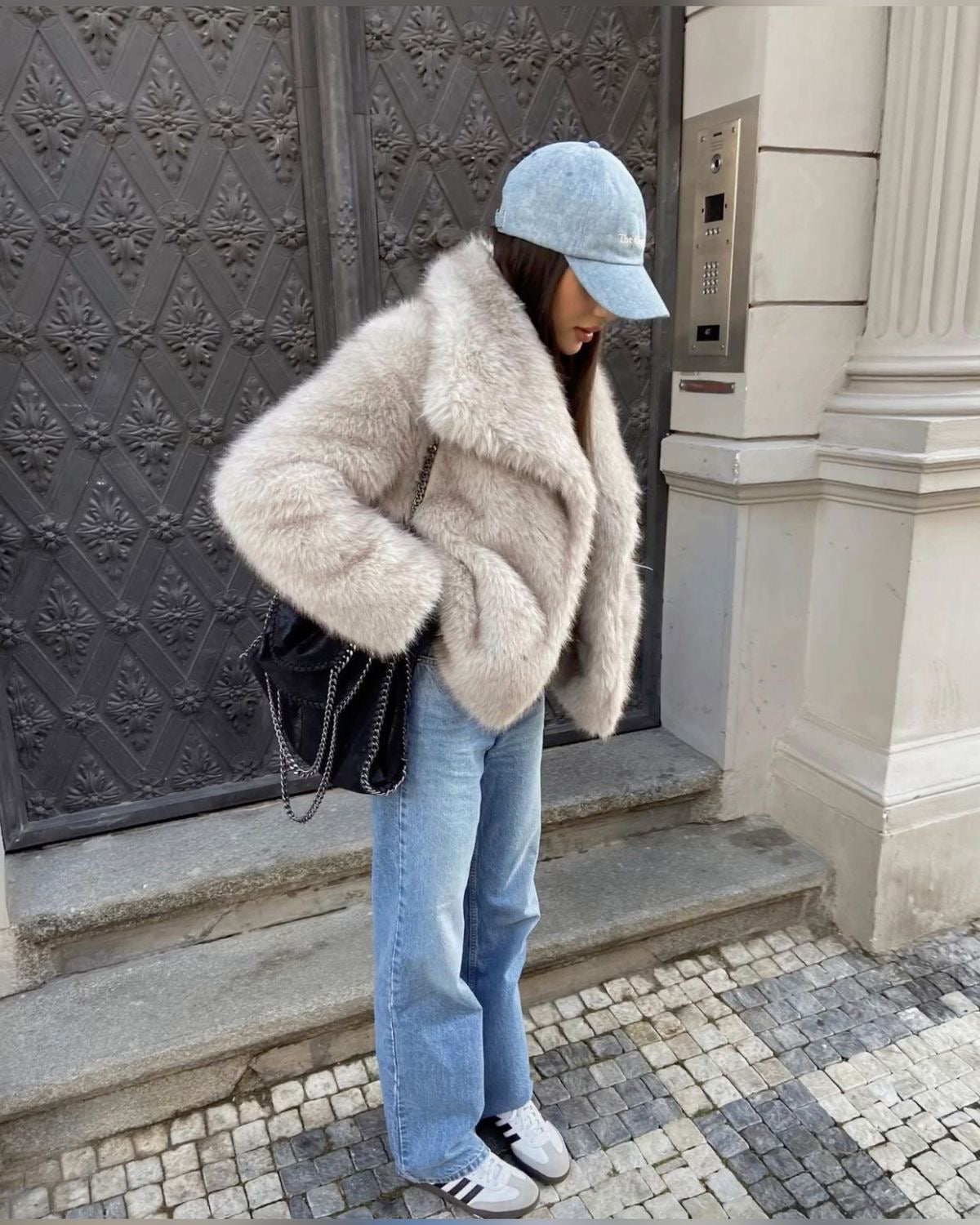 Luxury Faux Fur Coat – Chic, Warm & Timeless Elegance