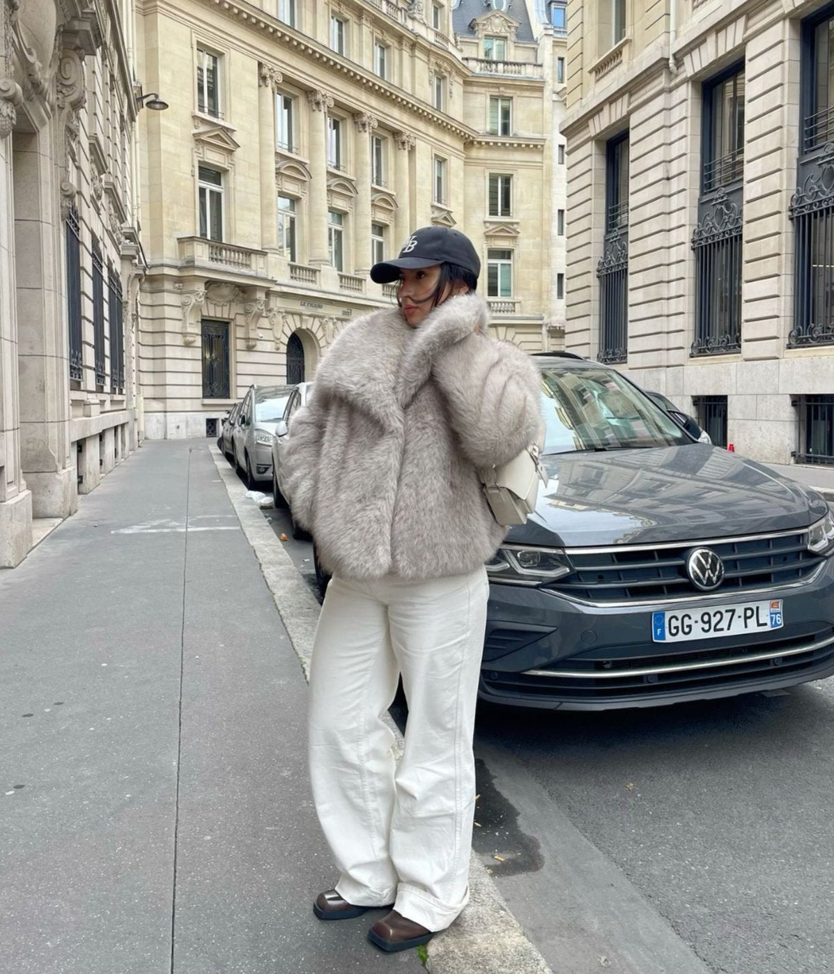 Luxury Faux Fur Coat – Chic, Warm & Timeless Elegance