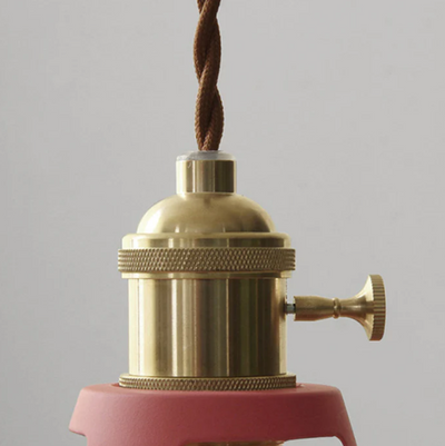 Industrial Retro Metal Pendant Light – Stylish and Versatile Design