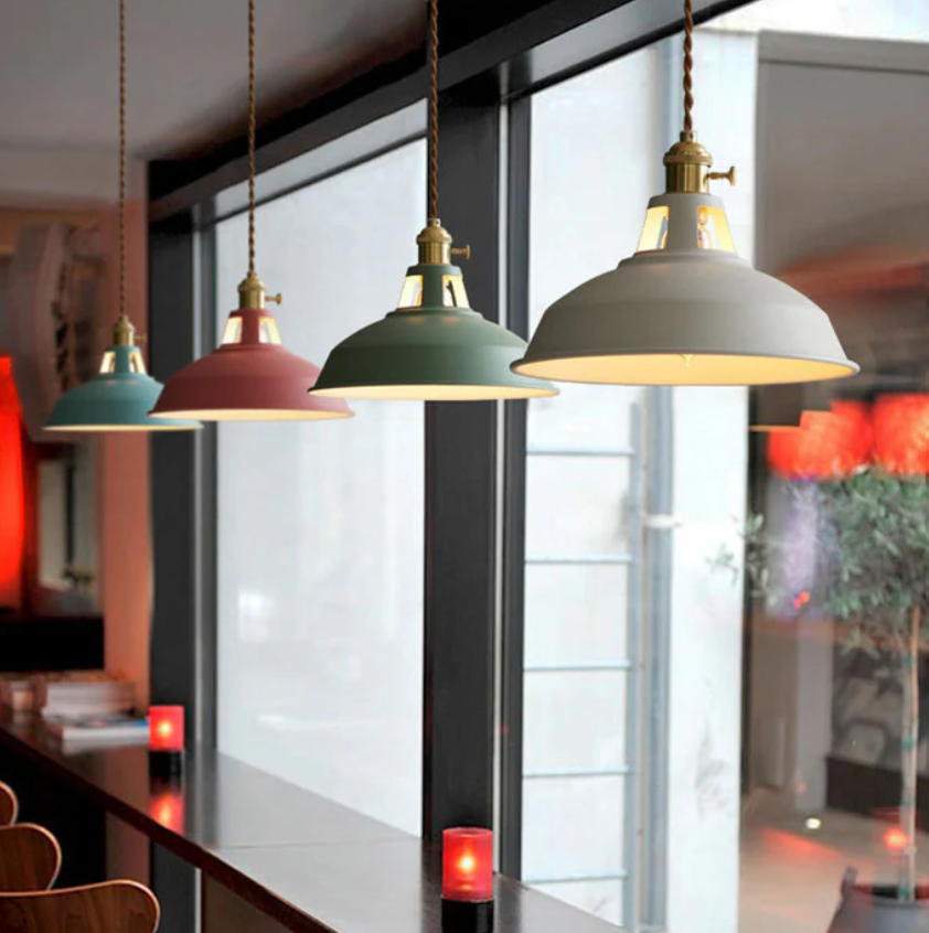 Industrial Retro Metal Pendant Light – Stylish and Versatile Design