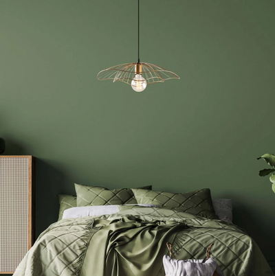 Golden Petal Pendant Light – Artistic and Luxurious Design for Elegant Interiors