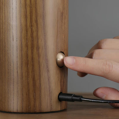 Diapolo Table Lamp – Timeless Elegance with a Sleek Arched Design