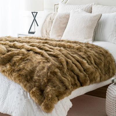 Luxurious Faux Fox Fur Throw – Elegance & Comfort for Your Home