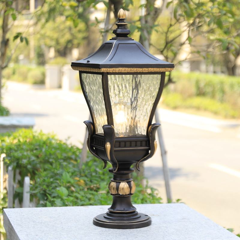Modern Outdoor Lantern – Sleek Design Meets Timeless Functionality